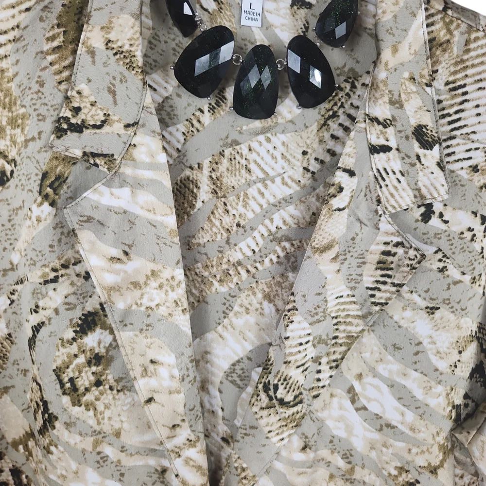 Fashion Nova, women's taupe, green, & creme longsleeves top. V-neck Sz L - Picture 2 of 10